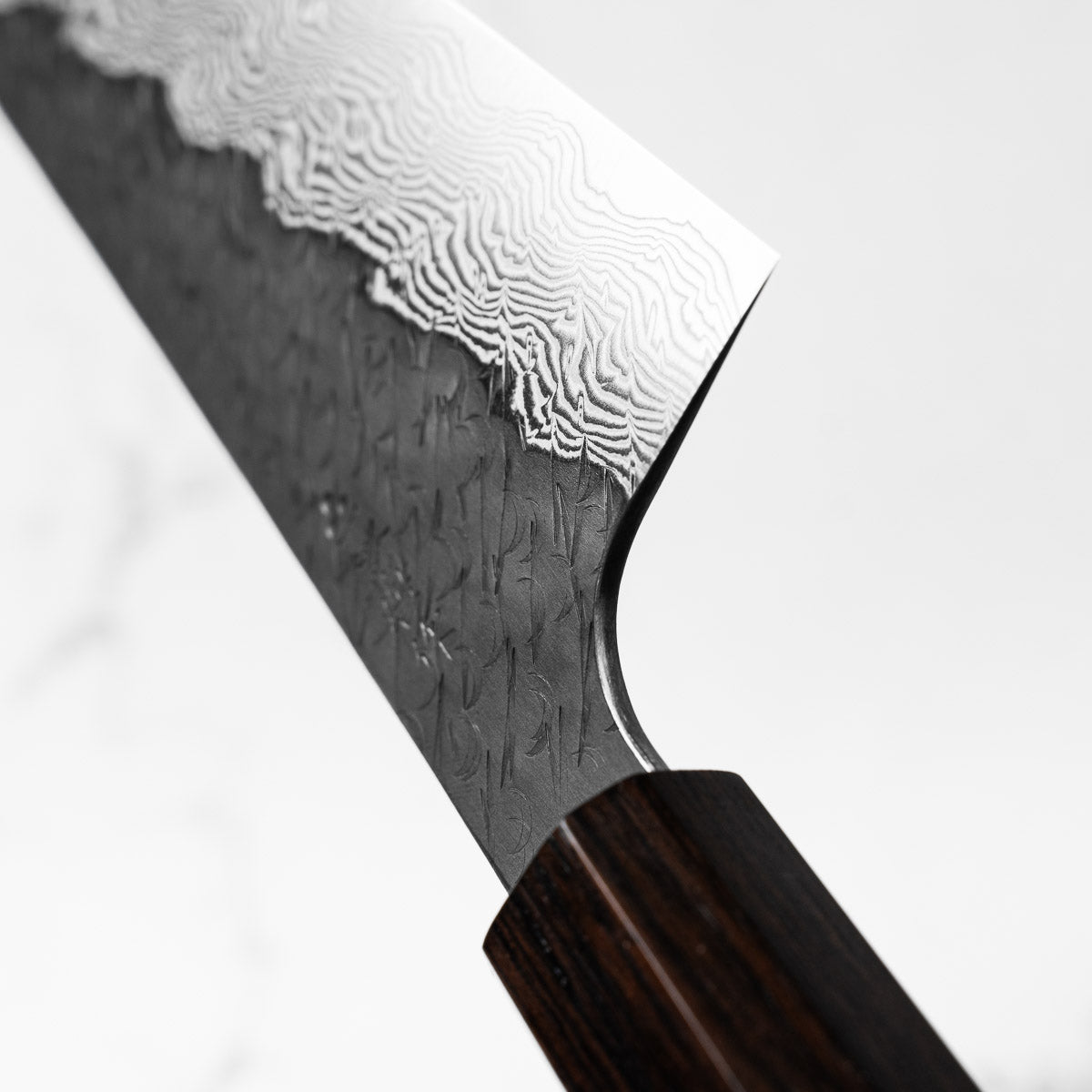 Nigara Hamono SGSTRIX Kurouchi Tsuchime Damascus Santoku 180mm - Mono Ebony