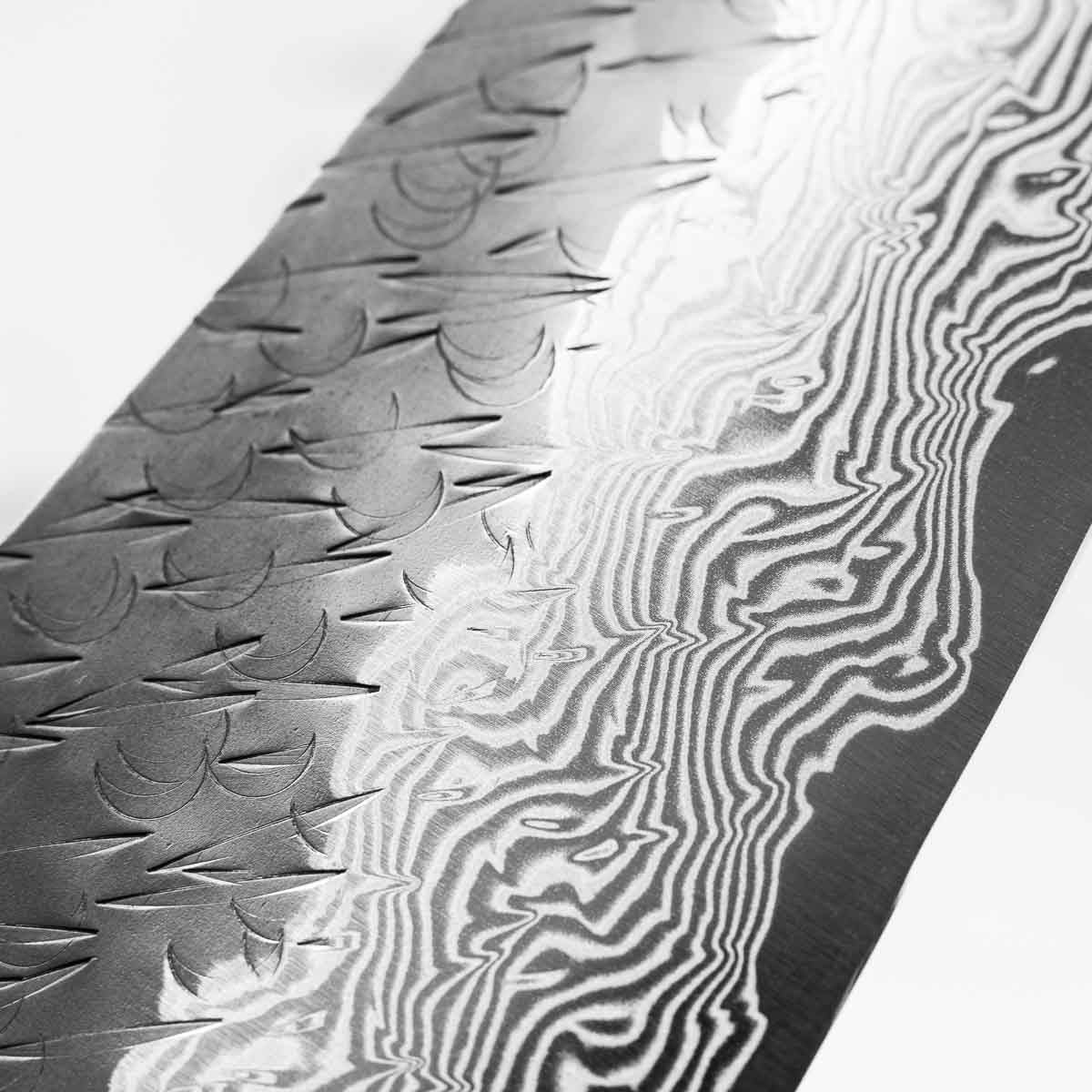 Nigara Hamono SGSTRIX Kurouchi Tsuchime Damascus Santoku 180mm - Mono Ebony