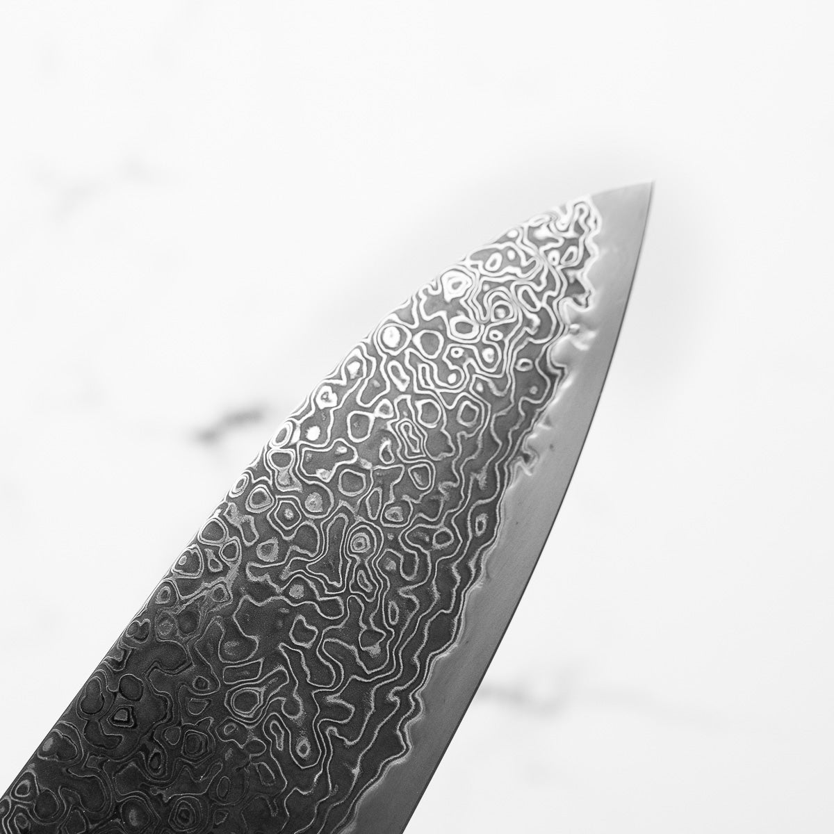 【美品】NASCOキュシュドロアー Hatsukokoro Ryuhyo Kurozome SG2 Damascus Santoku 180mm - Maple
