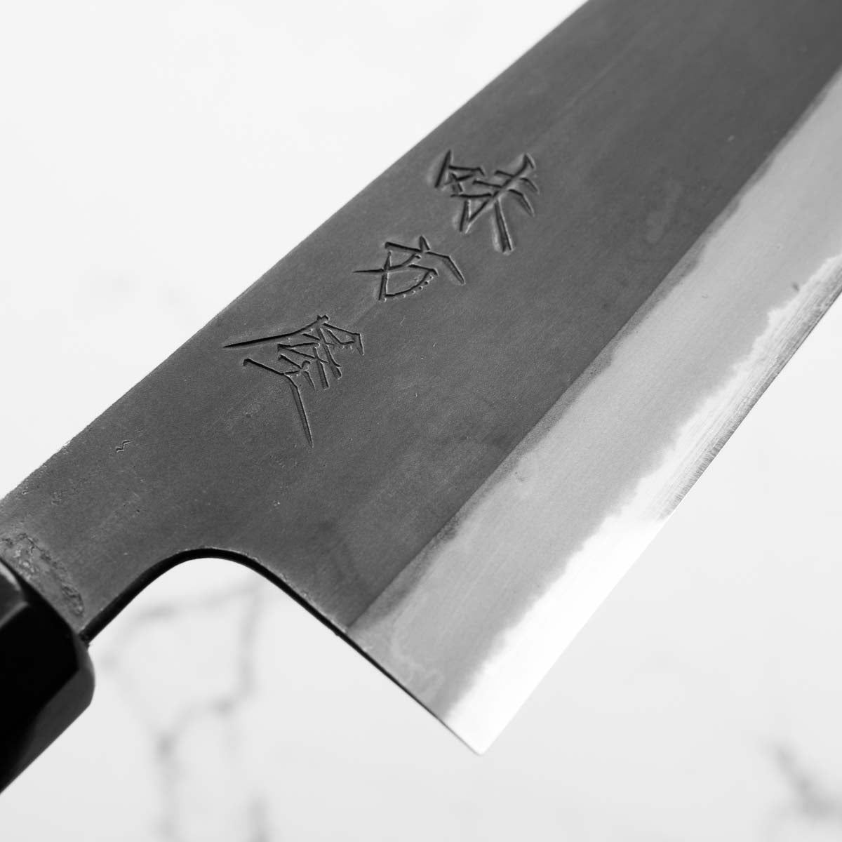 Mutsumi Hinoura Ajikataya White 2 Santoku 165mm - Rosewood & Black Horn